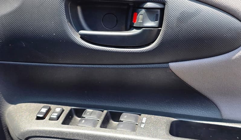 2012 Toyota Wish image-6