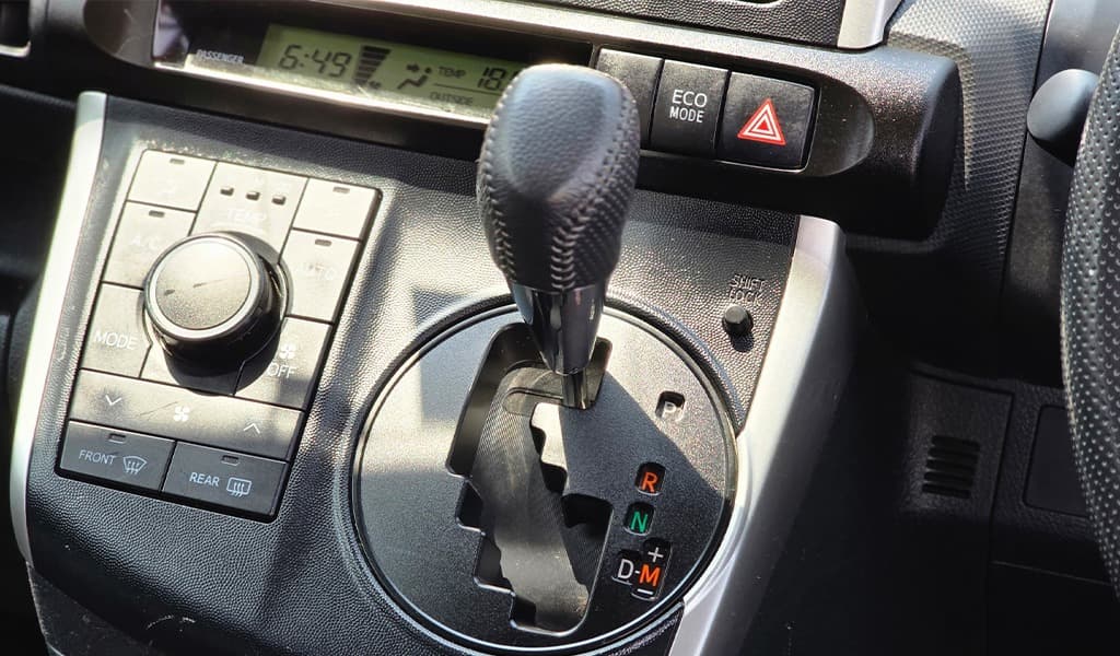 2012 Toyota Wish image-7