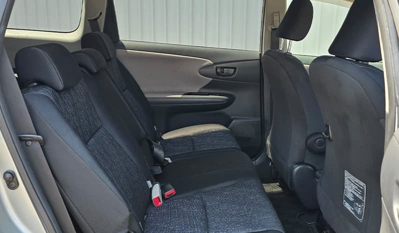 2012 Toyota Wish image-8
