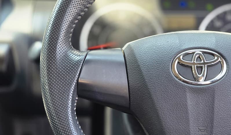 2012 Toyota Wish image-12