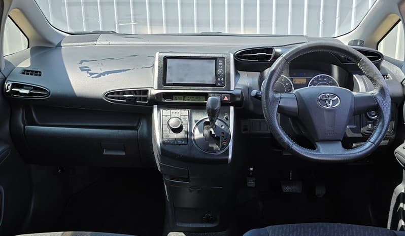2012 Toyota Wish image-13