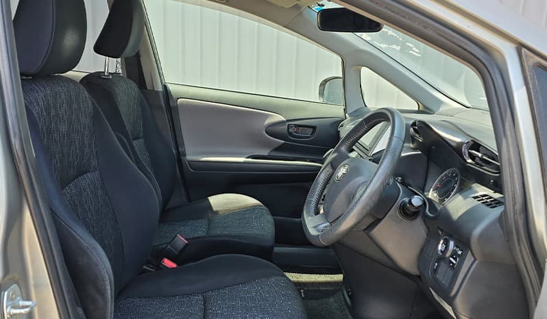 2012 Toyota Wish image-14