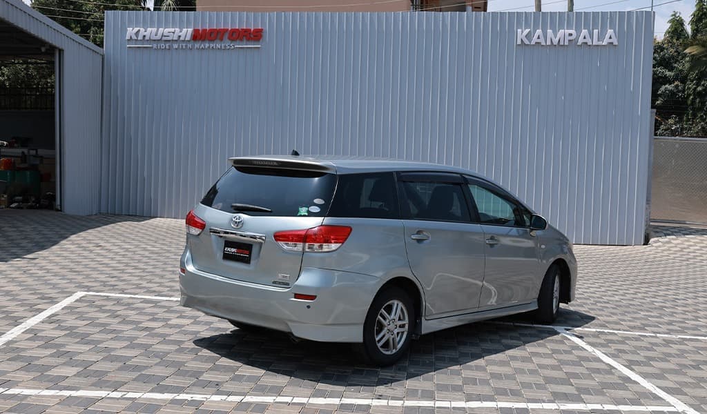 2012 Toyota Wish image-15