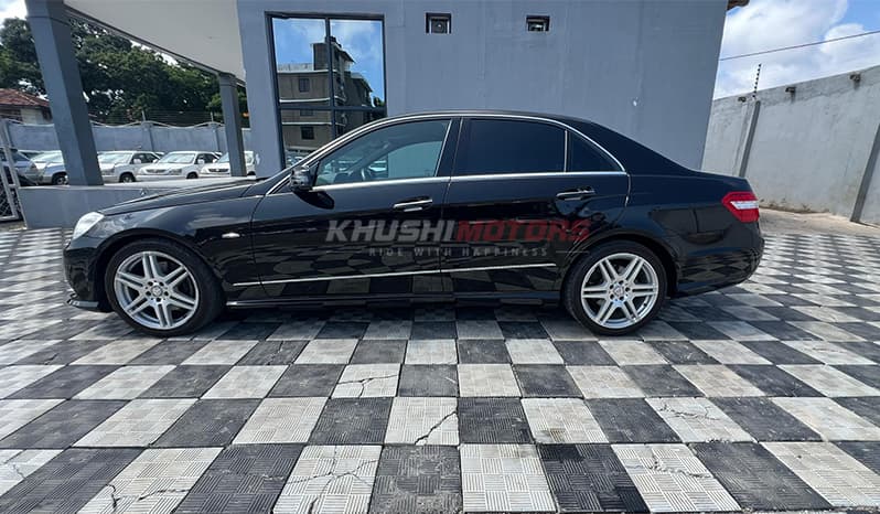 2011 Mercedes-Benz E-Class E550 image-14