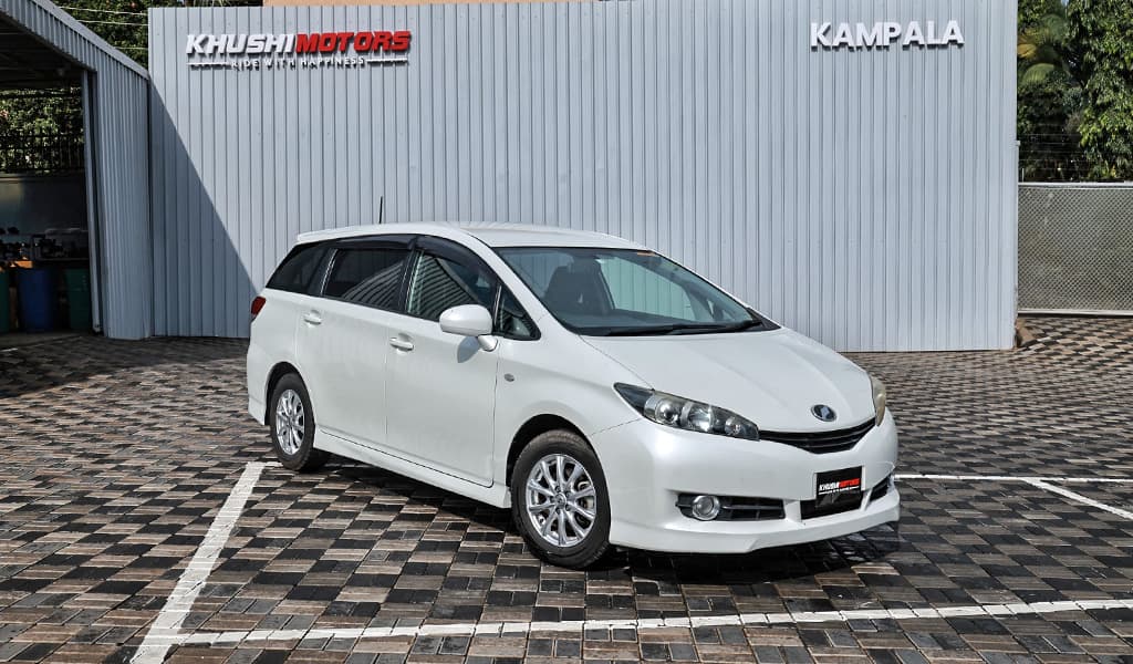 2012 Toyota Wish image-1