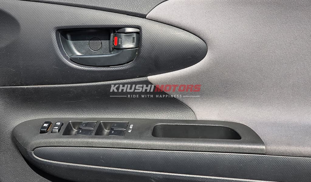 2012 Toyota Wish image-14