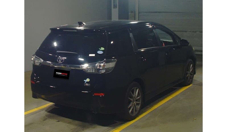 2012 Toyota Wish image-5