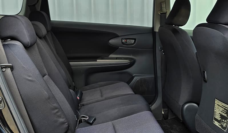 2012 Toyota Wish image-17