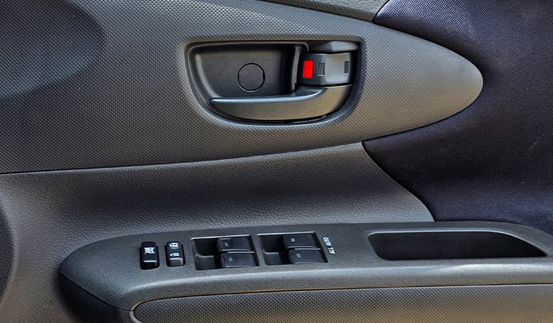 2012 Toyota Wish image-19