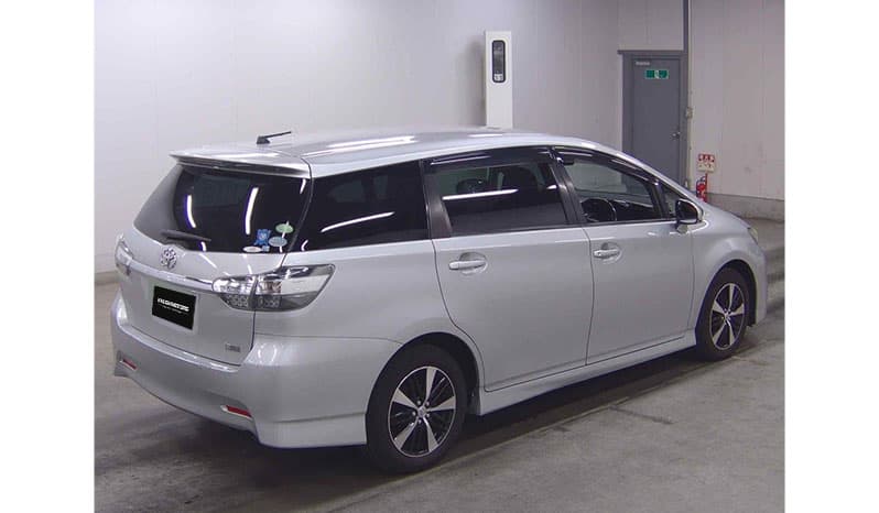 2013 Toyota Wish image-4