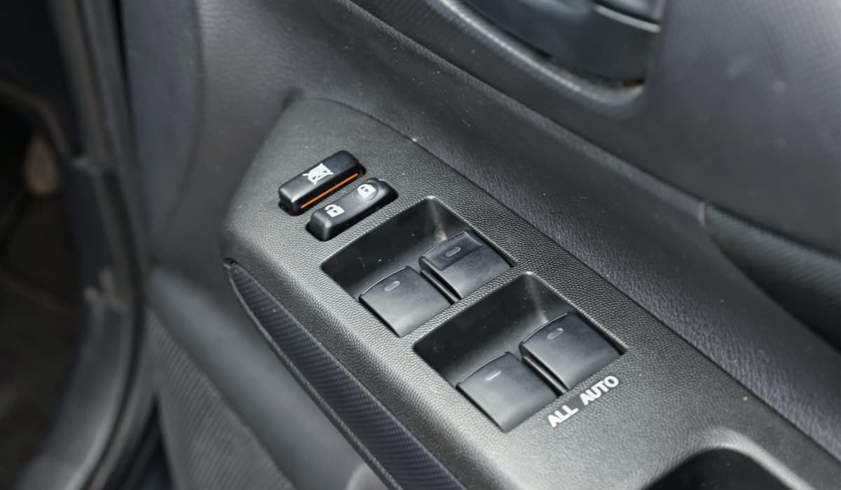 2013 Toyota Wish 1.8X image-8