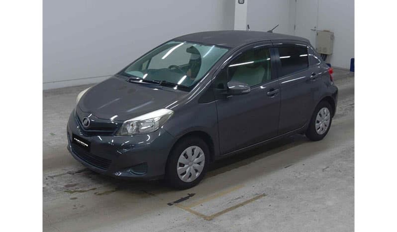 2012 Toyota Vitz F image-5