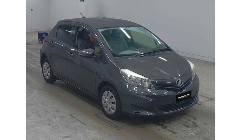 2012 Toyota Vitz F image-6