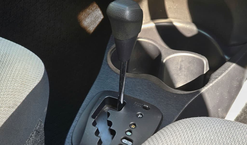 2012 Toyota Vitz F image-9