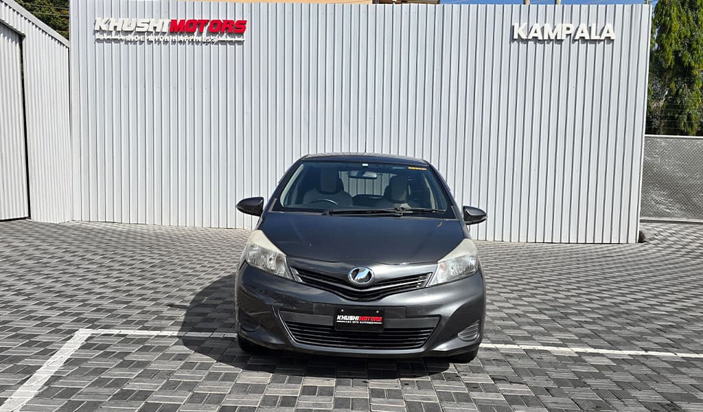 2012 Toyota Vitz F image-15