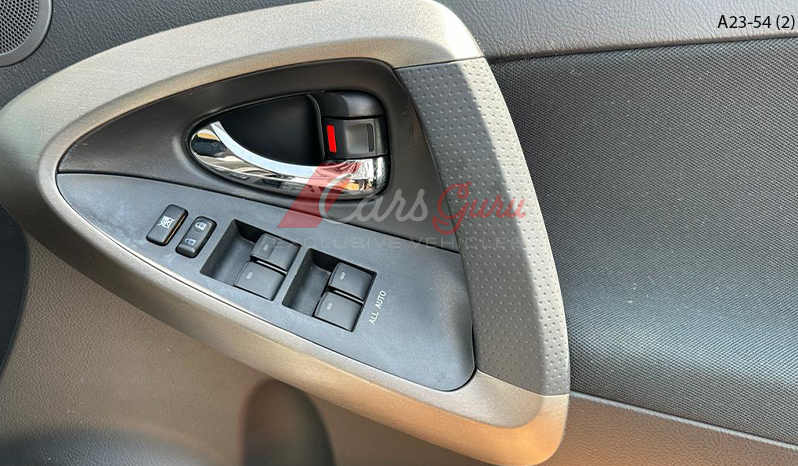 2010 Toyota Vanguard image-8