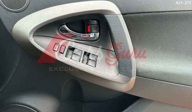 2010 Toyota Vanguard image-9