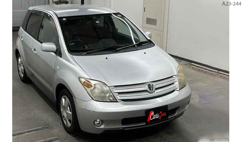 2003 Toyota IST image-1
