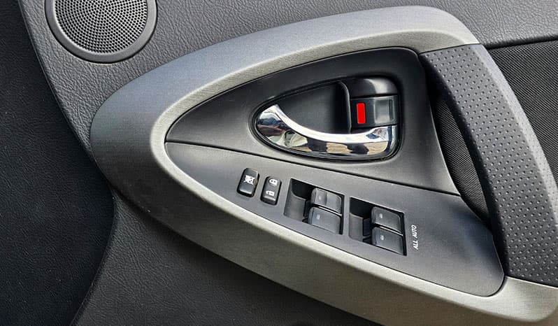 2012 Toyota Vanguard image-13