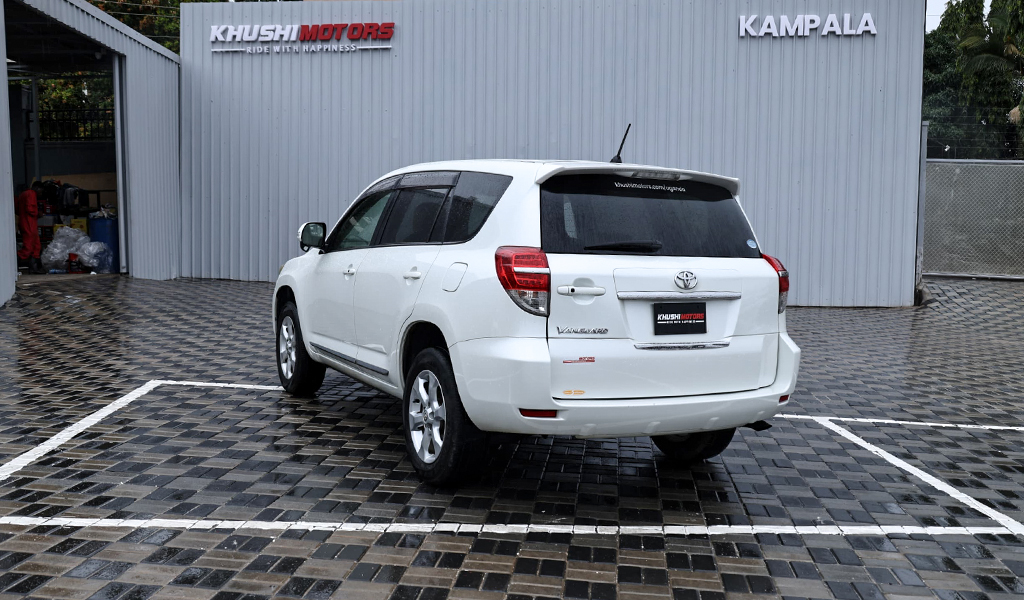 2012 Toyota Vanguard 240S image-11