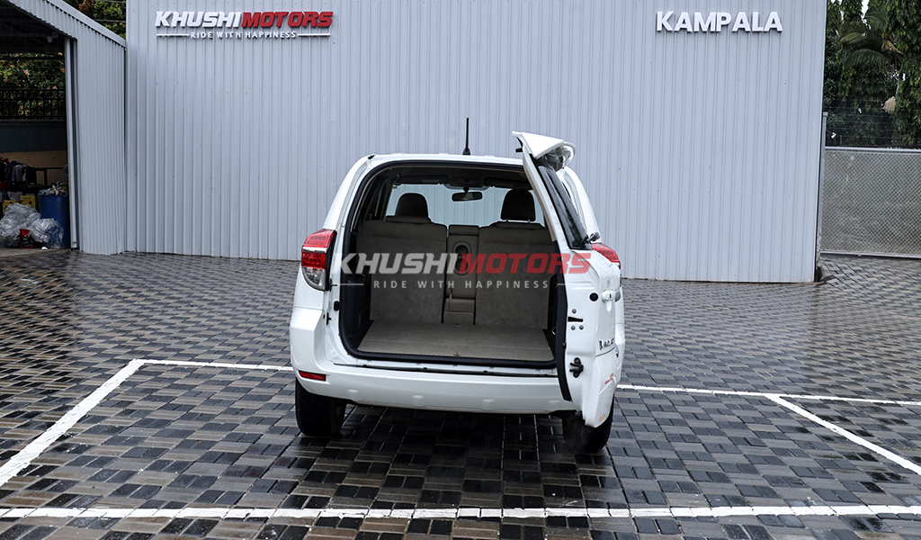 2012 Toyota Vanguard 240S image-17