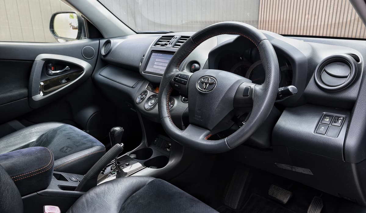 2013 Toyota Vanguard S Package ALCANTARA 240S image-21