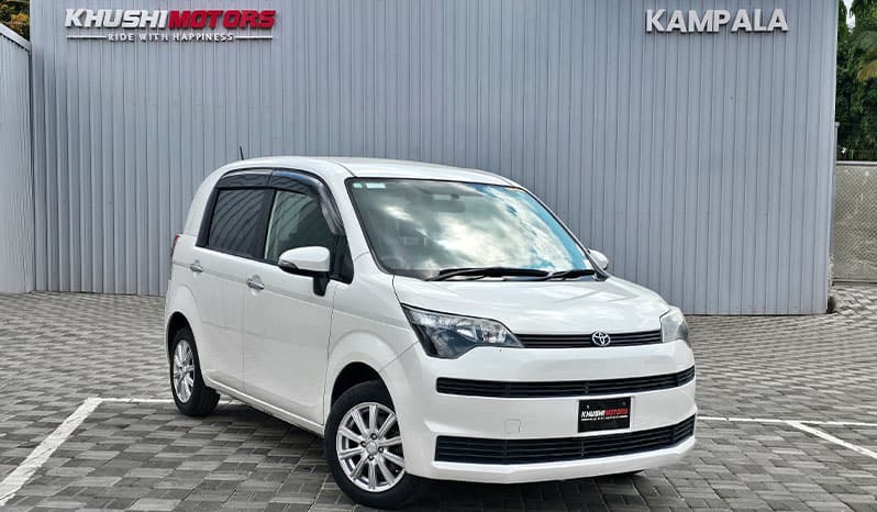 2012 Toyota Spade F image-1