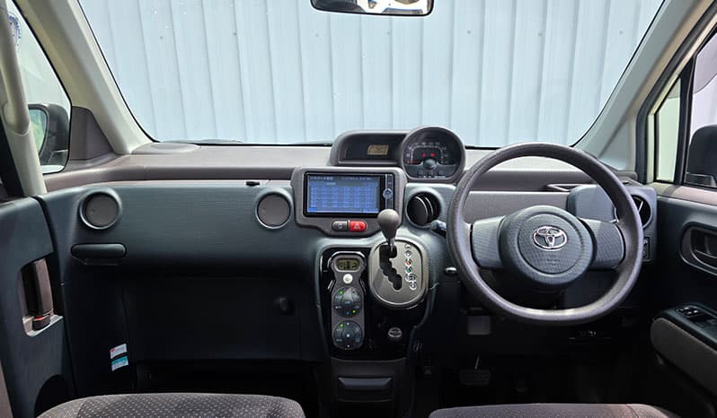 2012 Toyota Spade F image-14