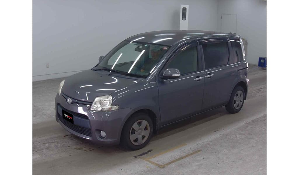 2012 Toyota Sienta image-3