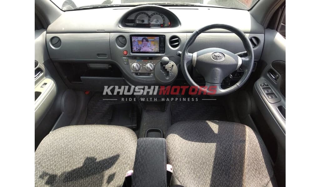 2012 Toyota Sienta image-6