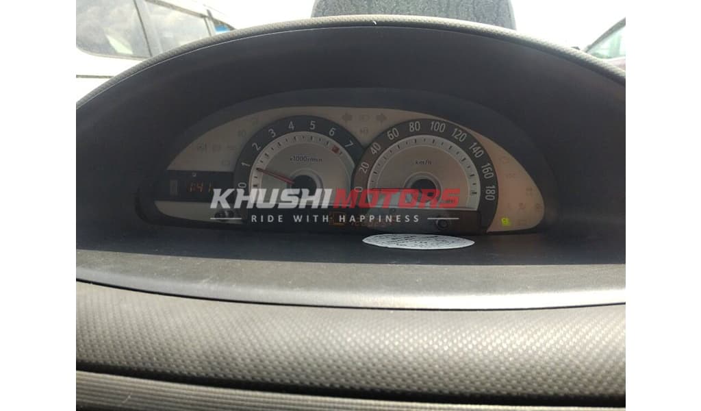 2012 Toyota Sienta image-7