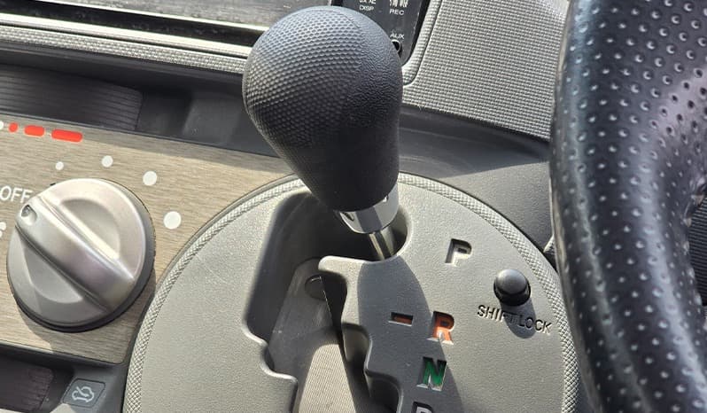 2012 Toyota Sienta image-10