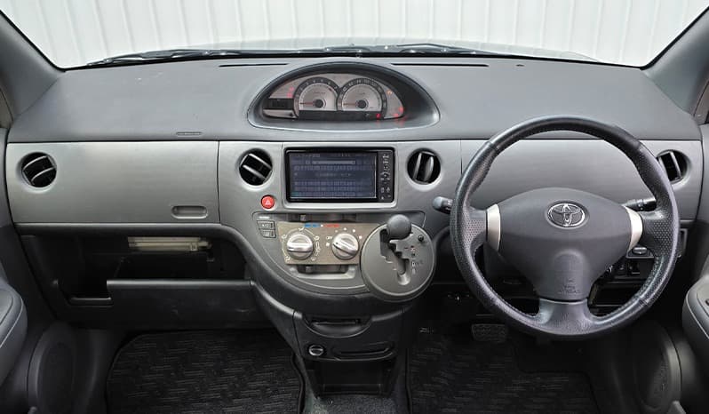 2012 Toyota Sienta image-26