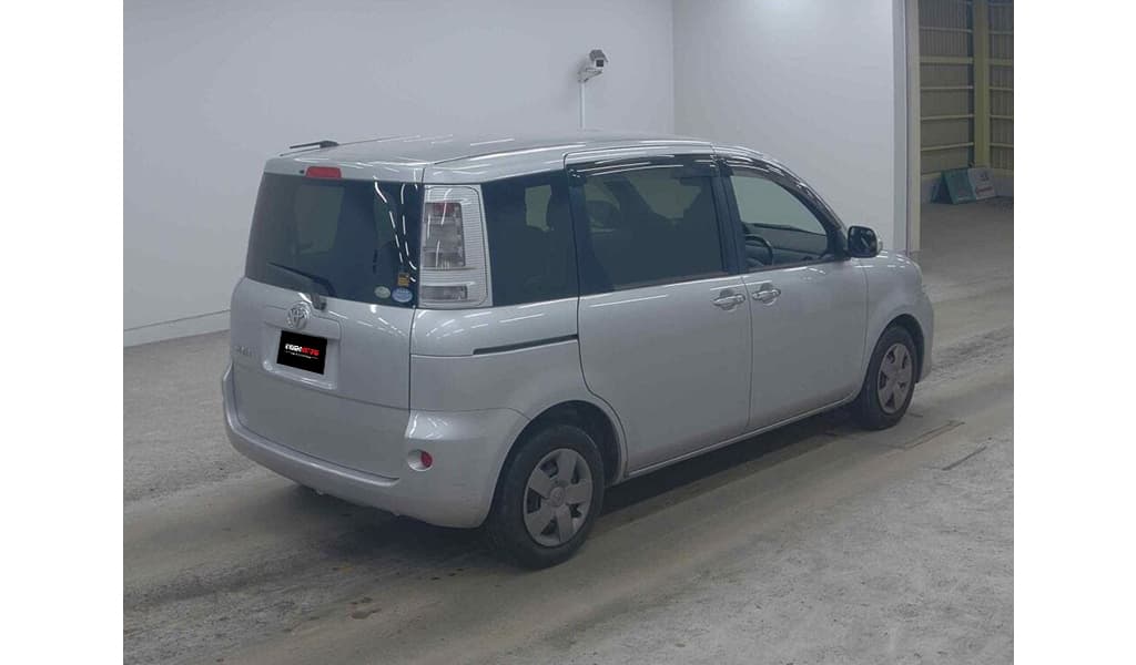 2012 Toyota Sienta image-5