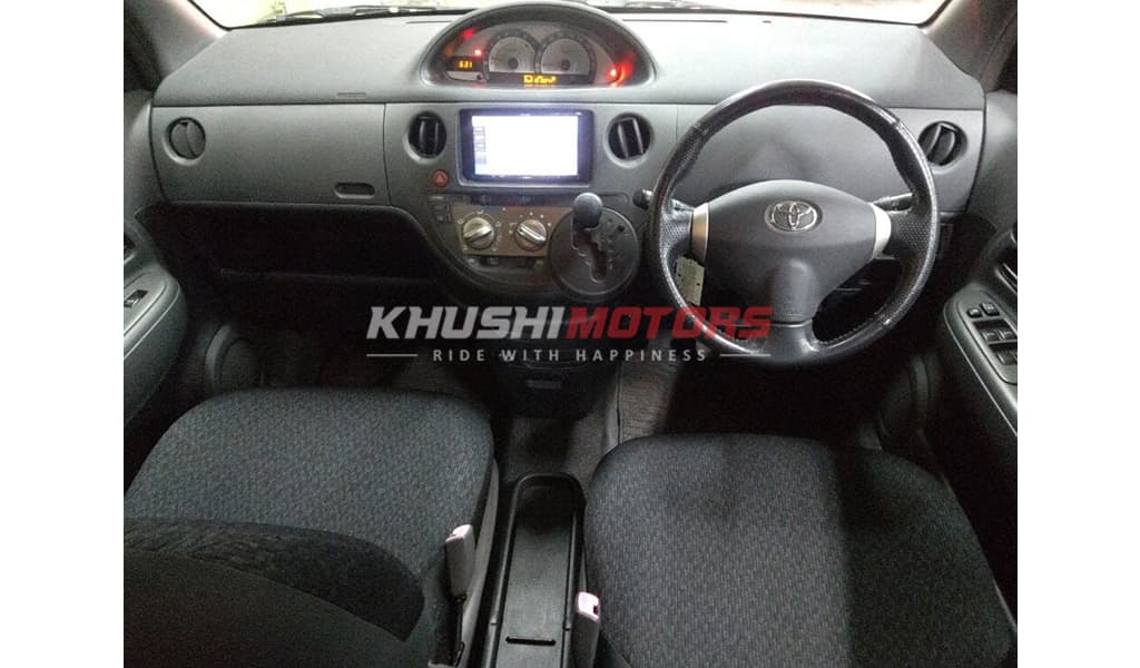 2012 Toyota Sienta image-6