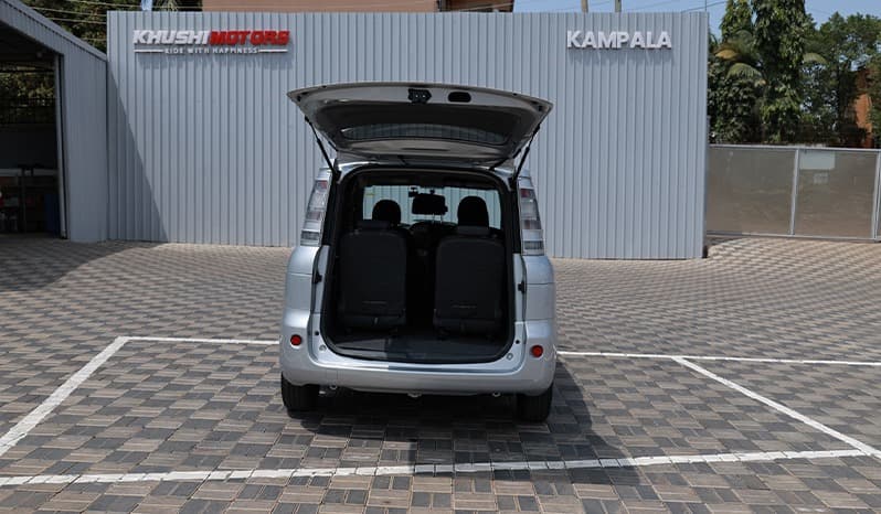 2012 Toyota Sienta image-8