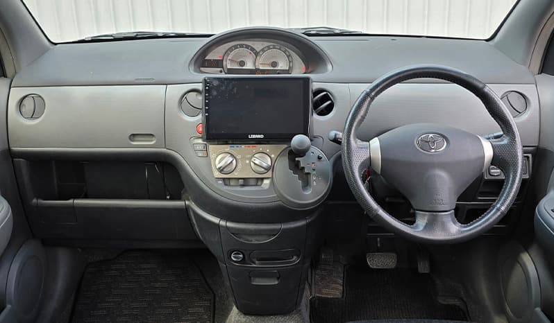 2012 Toyota Sienta image-11