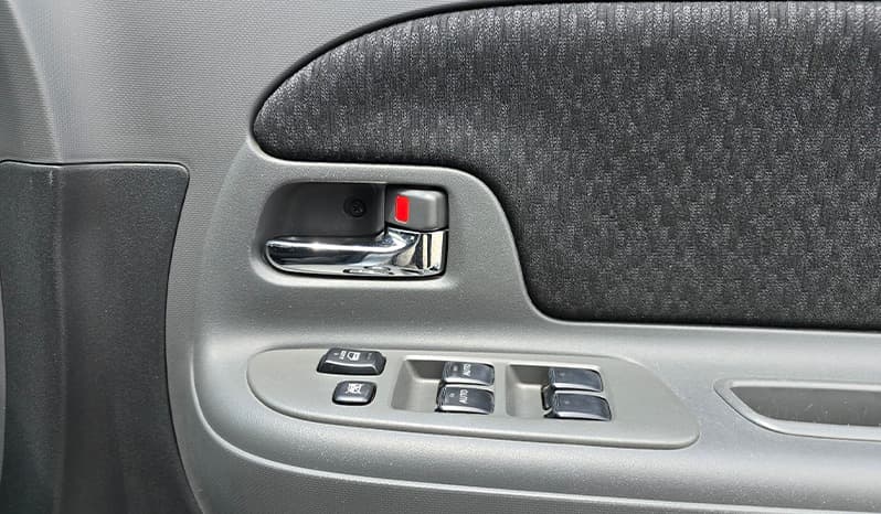 2012 Toyota Sienta image-17