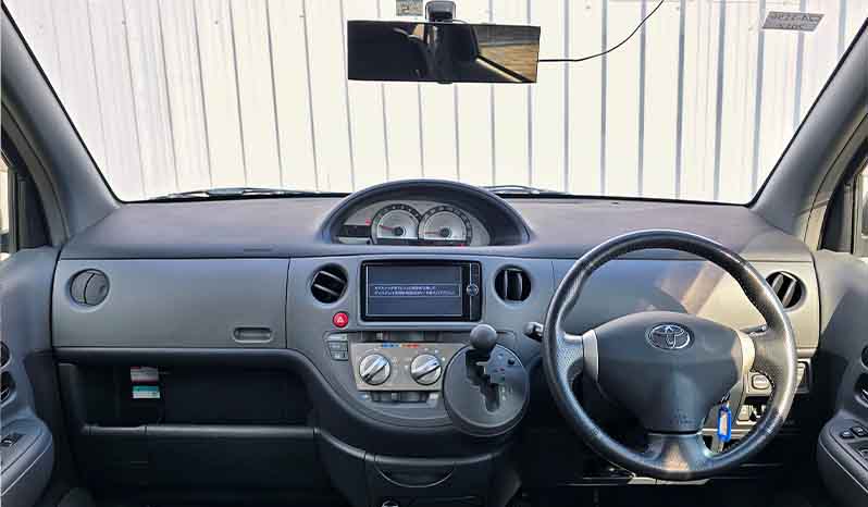 2012 Toyota Sienta image-8