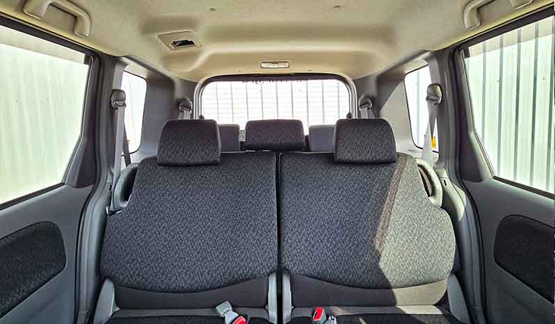 2012 Toyota Sienta image-10