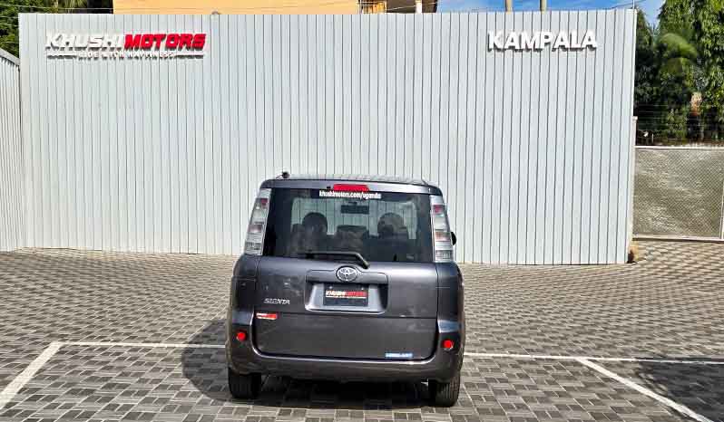 2012 Toyota Sienta image-13