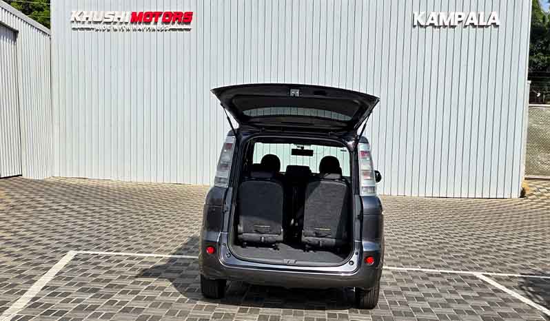 2012 Toyota Sienta image-14