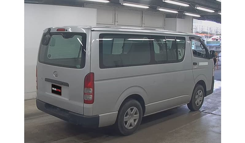 2011 Toyota Regius Van image-5
