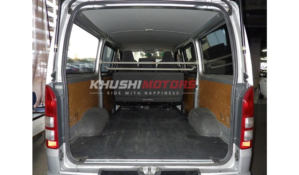 2012 Toyota Regius Van image-6