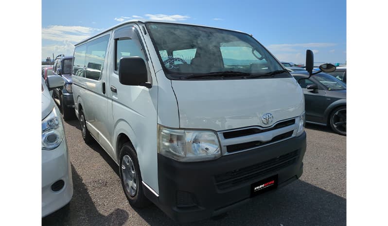 2012 Toyota Regius Van image-1