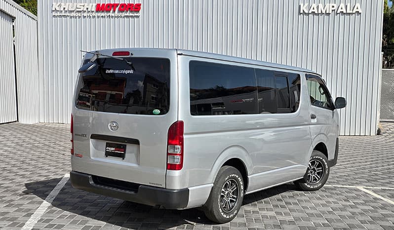 2012 Toyota Regius Van image-9