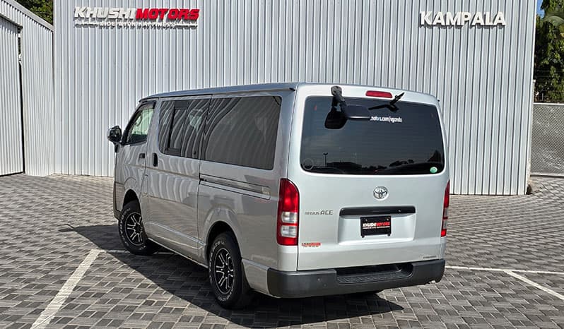 2012 Toyota Regius Van image-11