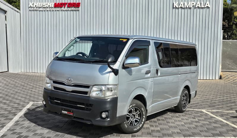 2012 Toyota Regius Van image-12