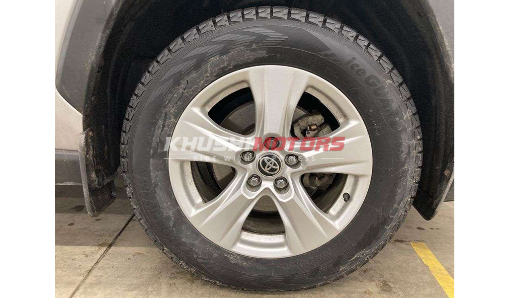 2020 Toyota RAV4 image-5
