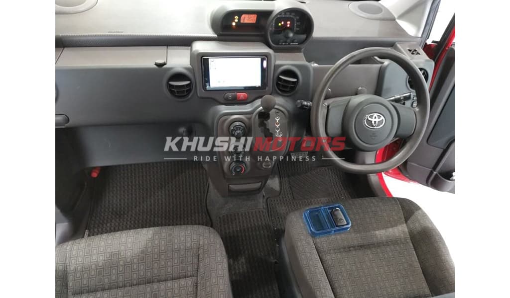 2012 Toyota Porte image-6